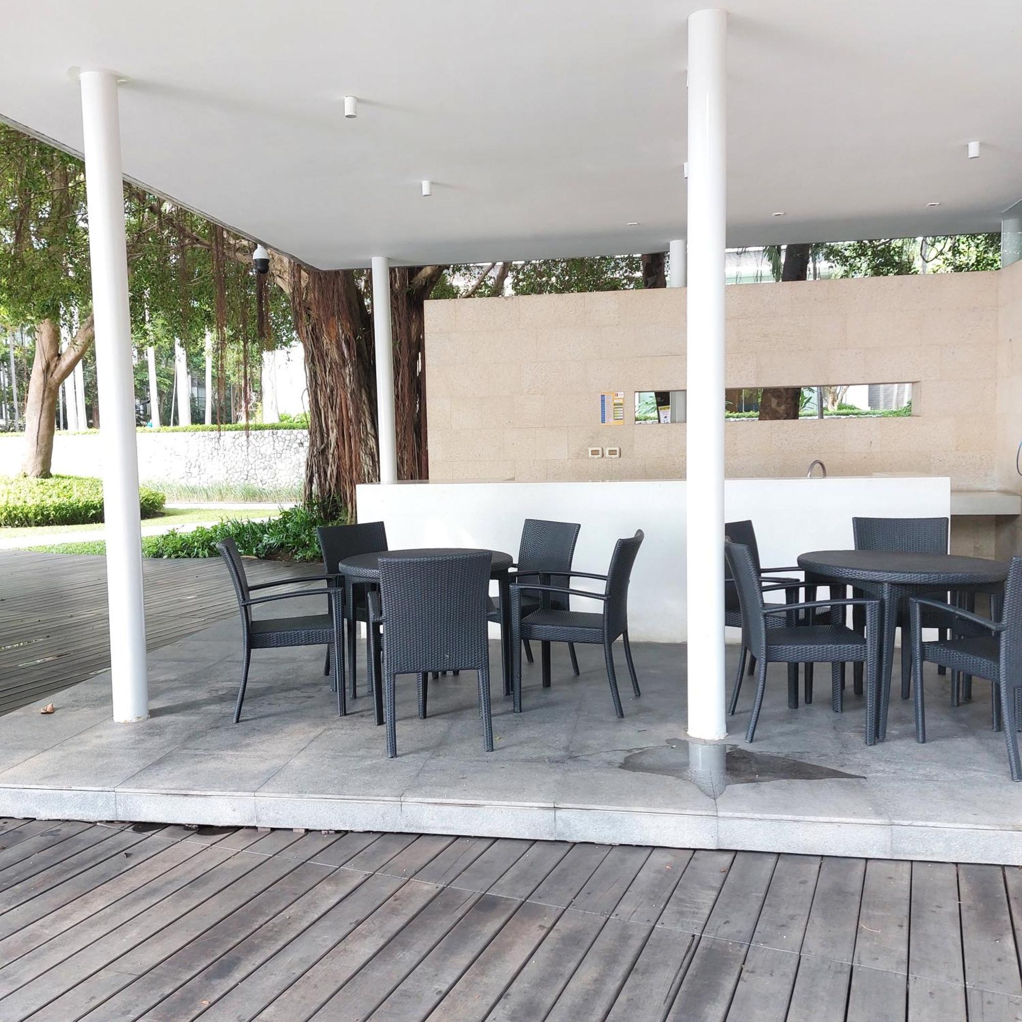 Sea View Apartment In Pattaya Exterior photo